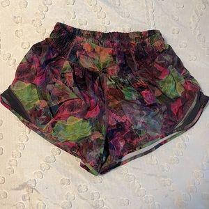 Lululemon Hotty Hot Shorts Size 4